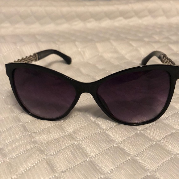 🔥 24 HOUR SALE 🔥 Women sunglasses - Picture 1 of 4